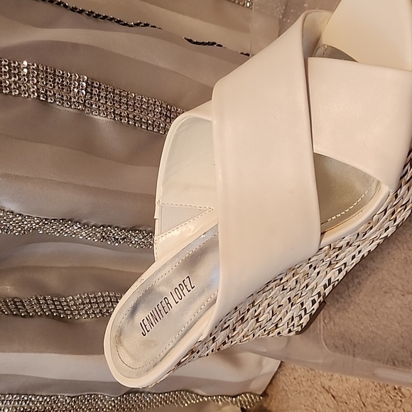 Jennifer Lopez white wedge sandals - never worn - Picture 2 of 3